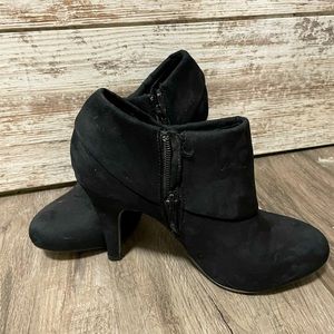 Black suede ankle boots size 7 1/2